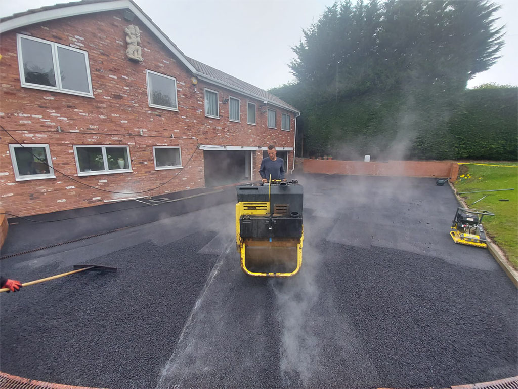 Laying a new Tarmac Driveway Cheshire